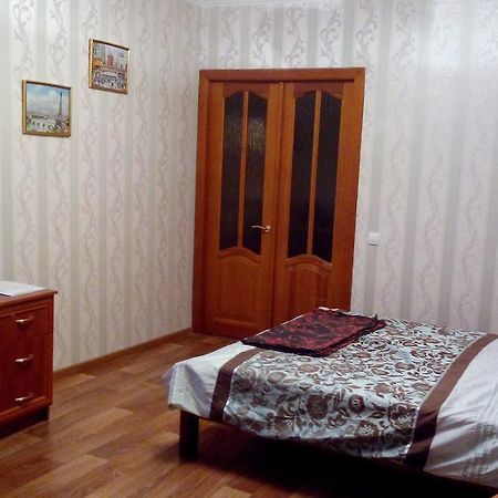 Apartment On Prospekt Peremogi Tjernihiv Exteriör bild